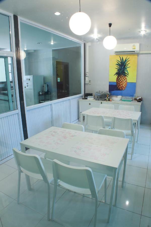 S'Prima Hostel Phitsanulok Extérieur photo