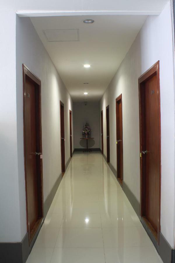 S'Prima Hostel Phitsanulok Extérieur photo